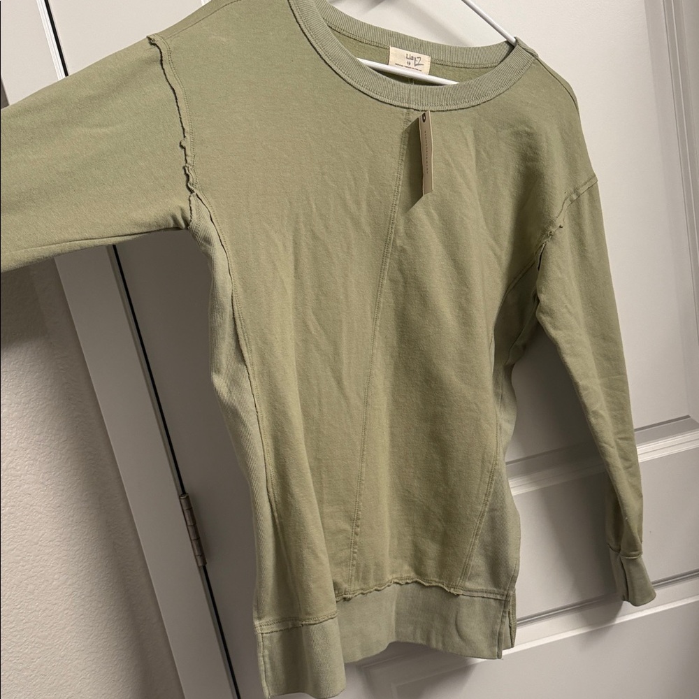 T.La Sage Green Women's Crew Neck Sweater - Picture 2 of 11